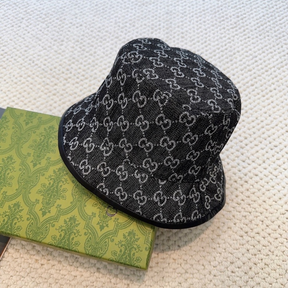 💚🖤Gucci GG Monogram Denim Bucket Hat Black